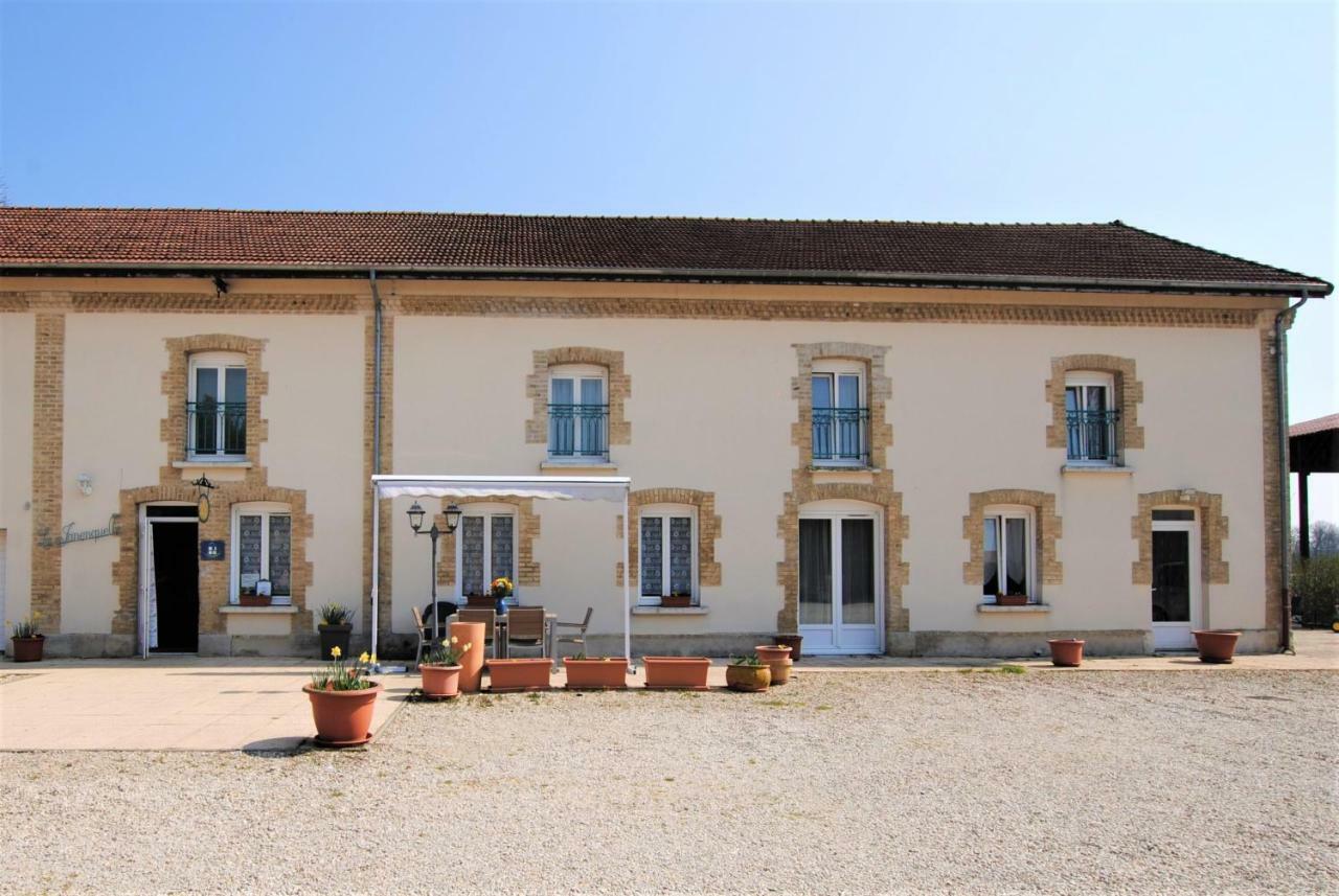 Bed and Breakfast La Janenquelle Sarry  Exterior foto